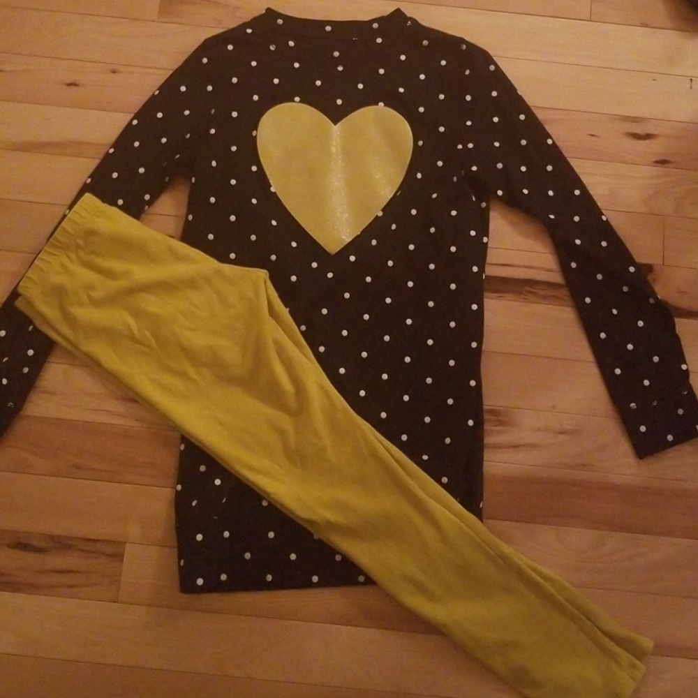 Leggings Outfit Size 12, fits Small